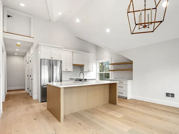 109 North St #301, Hingham, MA 02043