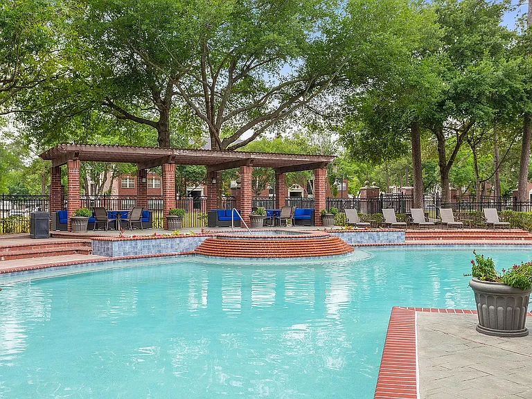 C243040_VillagesofCypressCreek_Pool_02