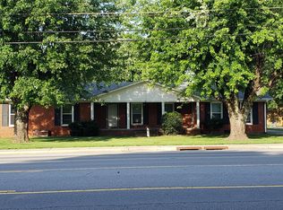 806 S Broadway St, Portland, TN 37148