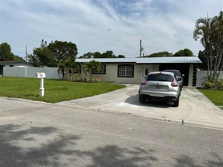 355 Johnston St — Photo 1