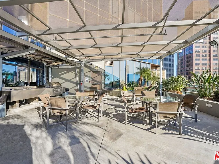 1100 Wilshire Blvd #2201 — Photo 24