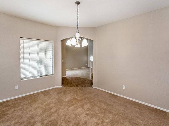 3rd image of 1424 E Laurel Dr