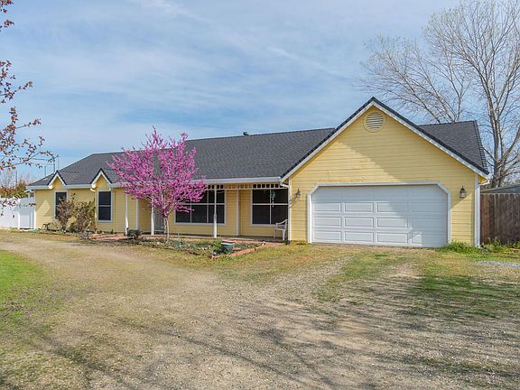 2nd image of 3261 Lariat Dr