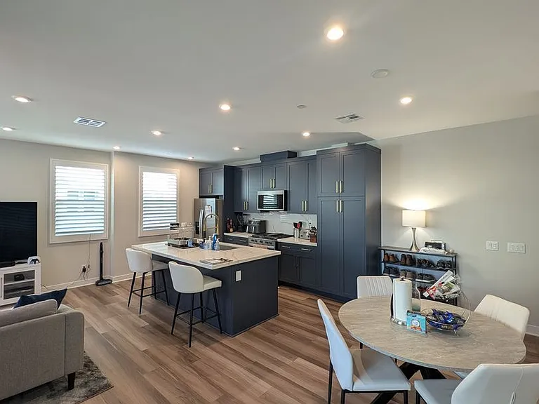 1202 W Cara Dr — Photo 5