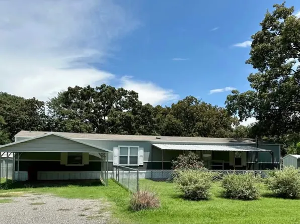 8102 Carter Dr, Bonham, TX 75418