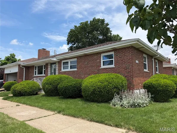 7153 Whaley Pl, Saint Louis, MO 63116