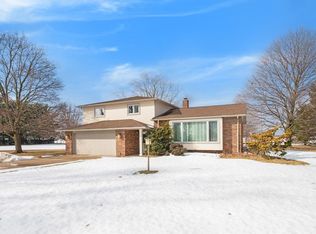 1586 Wolf Lake Rd, Grass Lake, MI 49240