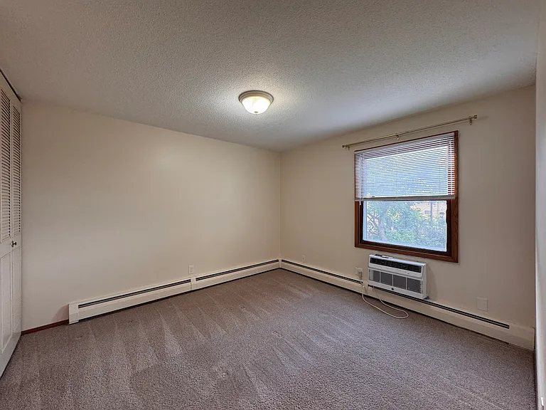 401 9th St SE — Photo 25