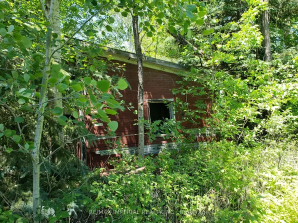 15572 State Highway 17, Whitewater Region, ON K0J 1Y0