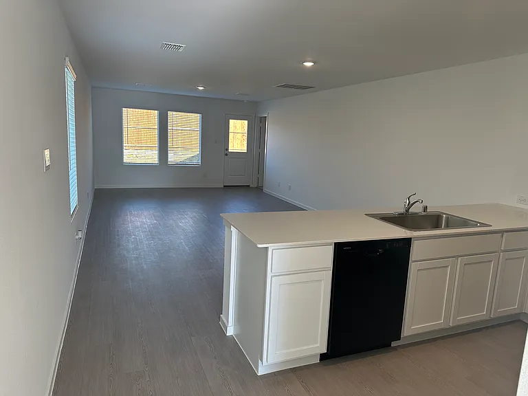 3009 Tokara St — Photo 3