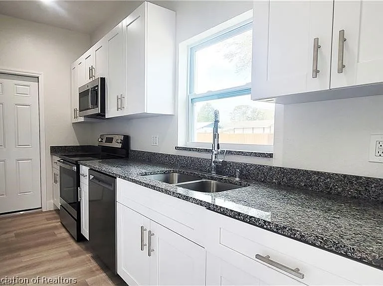 4317 Lafayette Ave — Photo 6