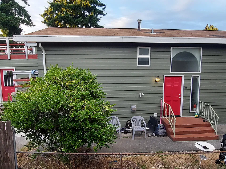 7747 16th Ave NE