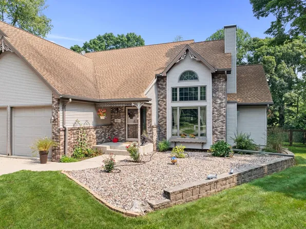 261 Riverwood DRIVE, Mishicot, WI 54228