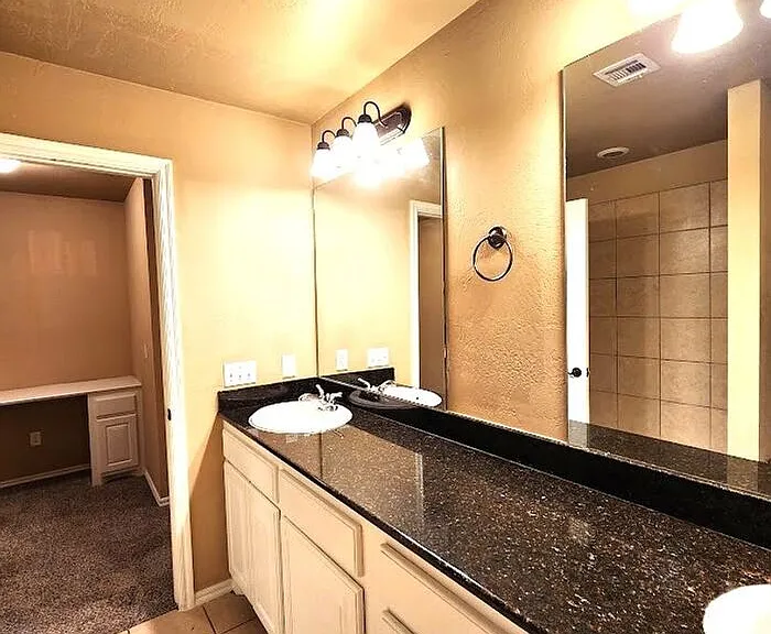 13705 Oxford Dr — Photo 29
