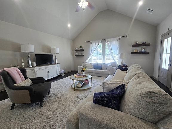 5th image of 1412 Alouette Dr
