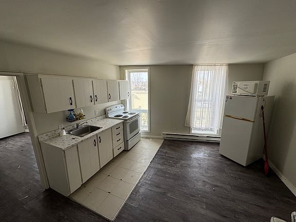 2nd image of 1 Prince Edward St #308
