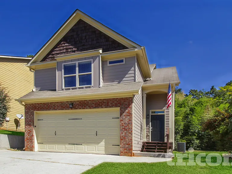 10 Carriage Hills Dr SE — Photo 1