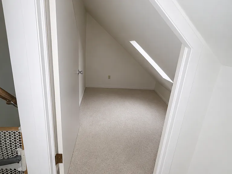 80 E Lakewood St #2 — Photo 2
