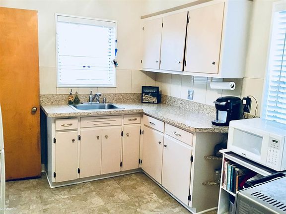 3rd image of 26080 Ronald St