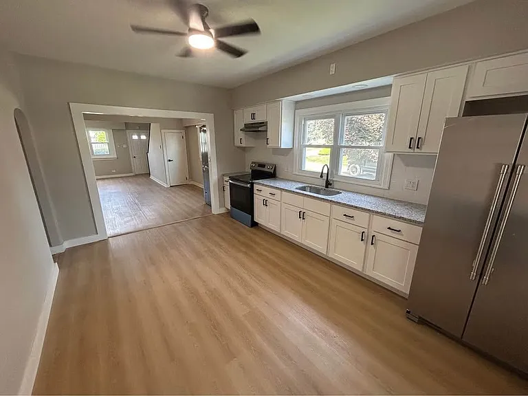 1010 Wood St — Photo 3