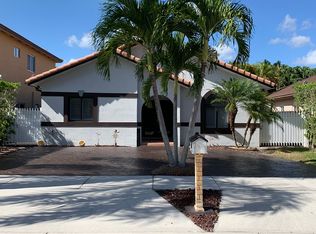 16551 SW 52nd Ln, Miami, FL 33185