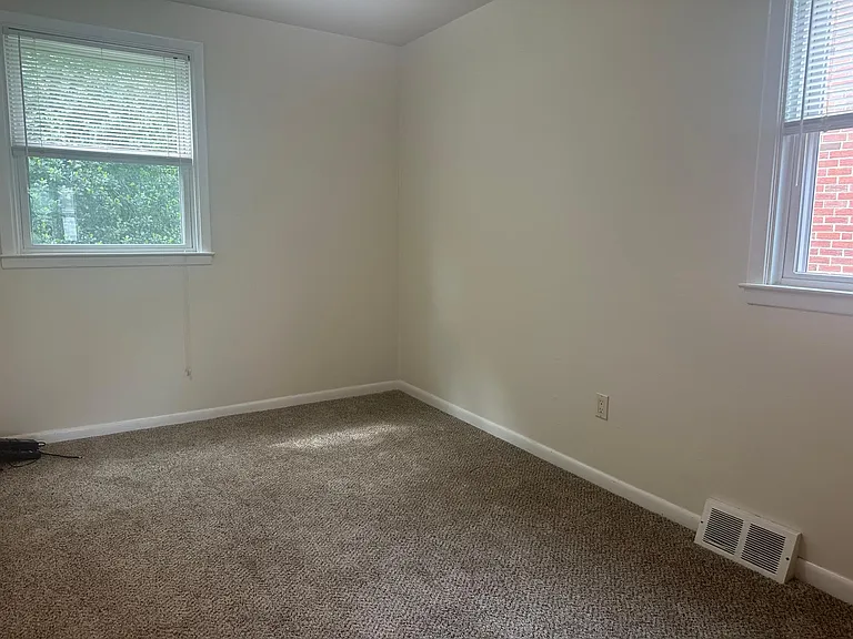 592 Livezey St #2 — Photo 8