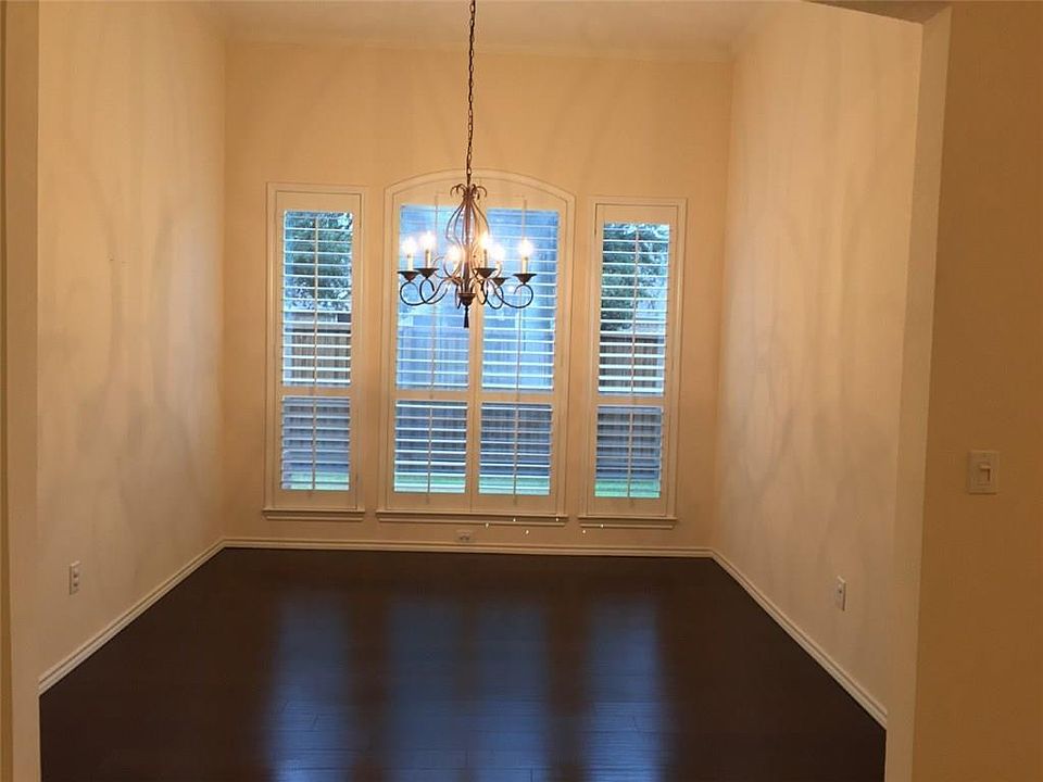 2nd image of 4543 Aspen Glen Rd