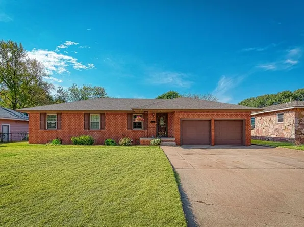 328 W Country Club Blvd, Elk City, OK 73644