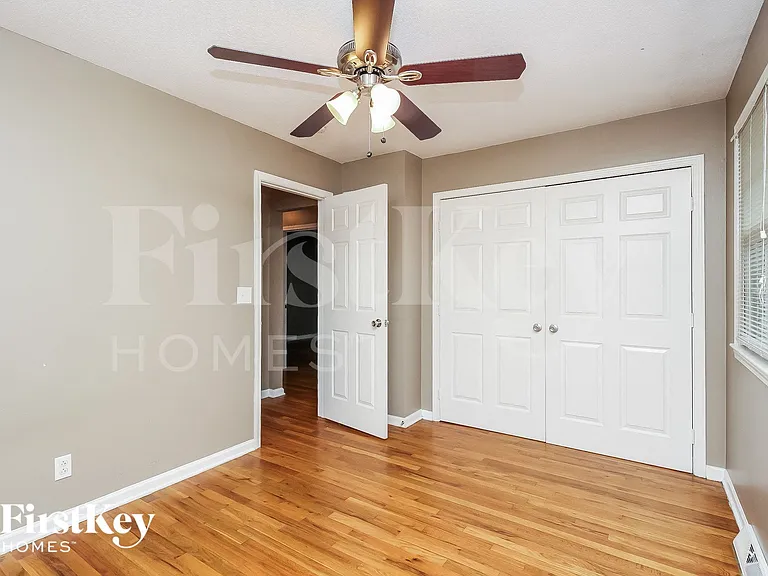 704 Melrose St — Photo 11