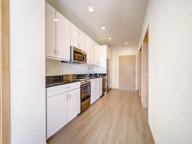 2 Bed / 1 Bath - 778 SF 2 Bed / 1 Bath - 778 SF