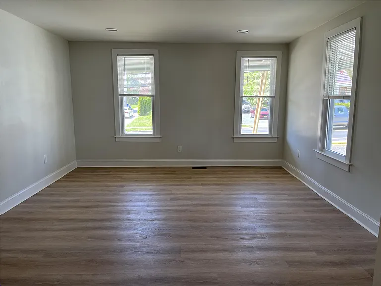 205 S Church St — Photo 7