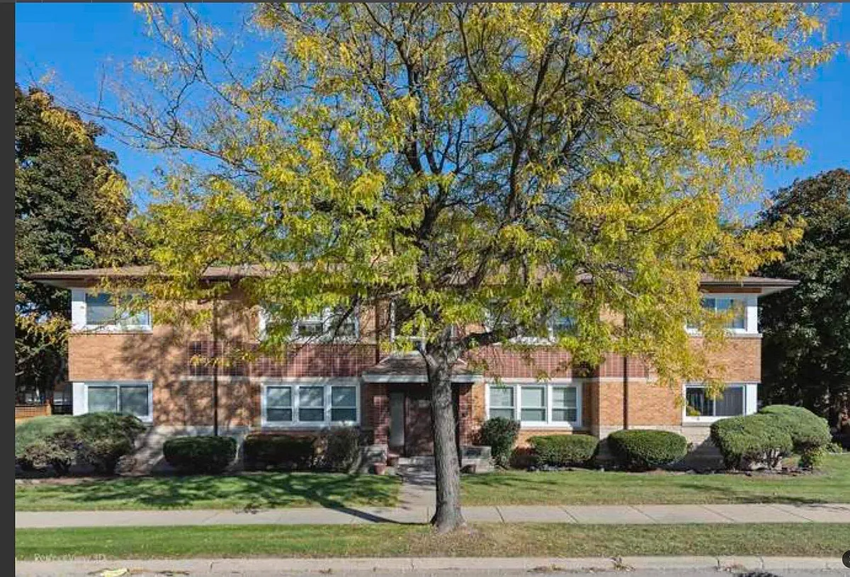 Building Photo - 1345 S Mannheim Rd #1N