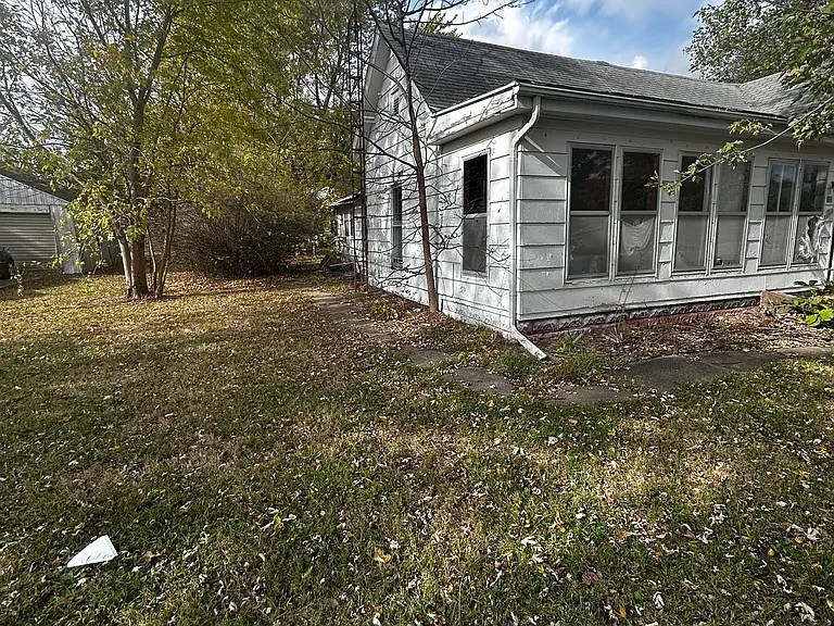 106 Locust St — Photo 42