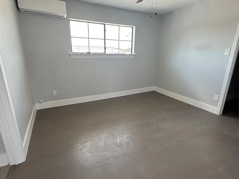 1125 Ann St #7 — Photo 3