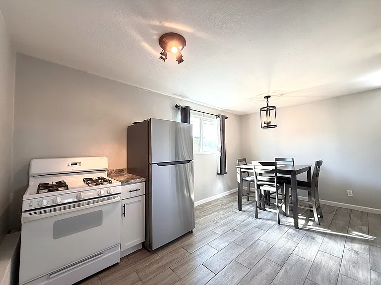 7441 Alameda Ave #1-10 — Photo 12