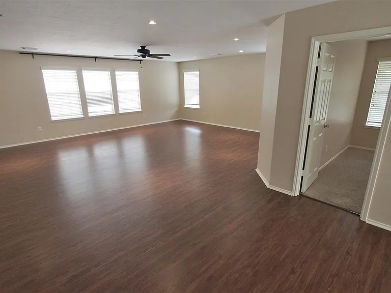 21211 Bridge Springs Ln — Photo 19