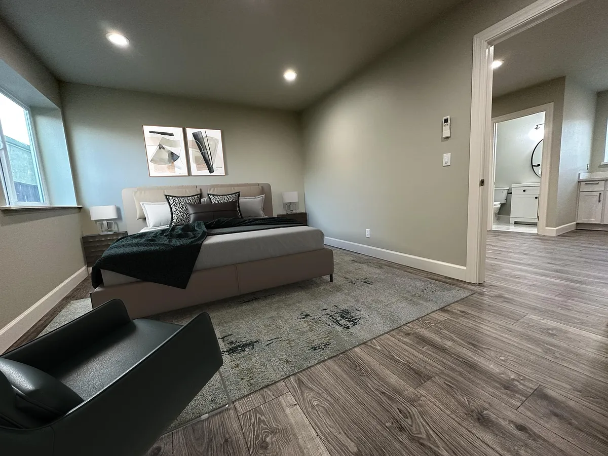 Building Photo - 2559 Glen Dundee Way #2