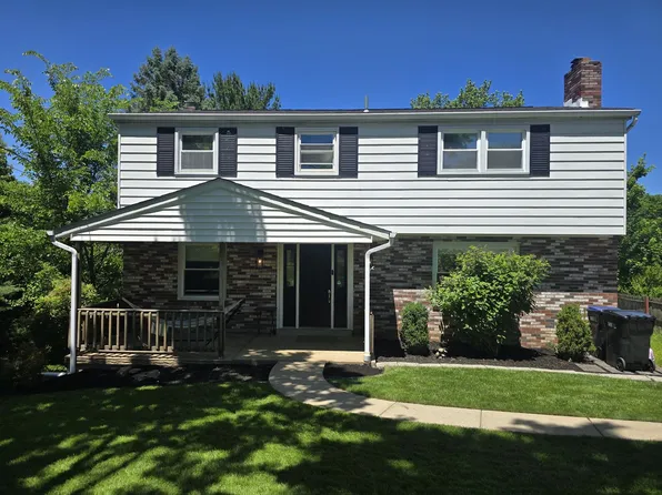 1767 Hassam Rd, Coraopolis, PA 15108