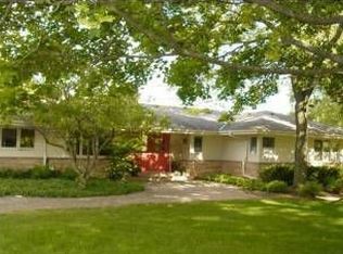 8900 N Bayside Dr, Milwaukee, WI 53217