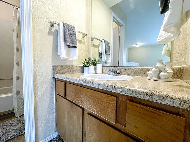 Stonehaven Apartments — Photo 19