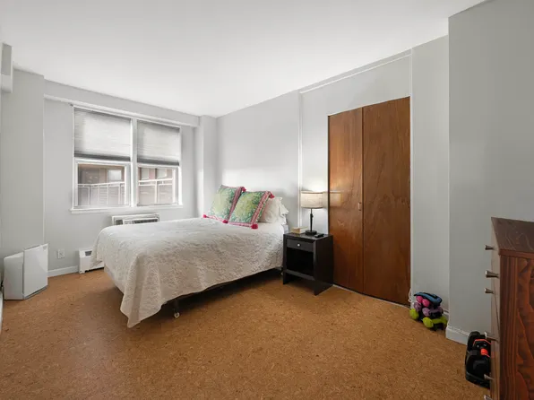 5700 Arlington Avenue image 5 of 18