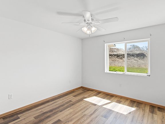 4th image of 1360 Bayberry Ln #303