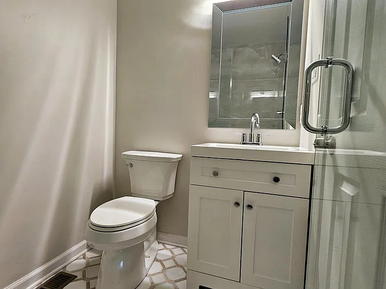 750 E Marshall St #611 — Photo 12