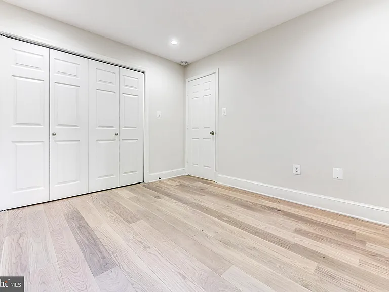 3221 Sutton Pl NW #C — Photo 9