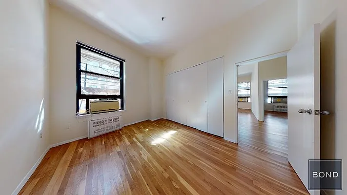 Rented by Bond New York | media 48