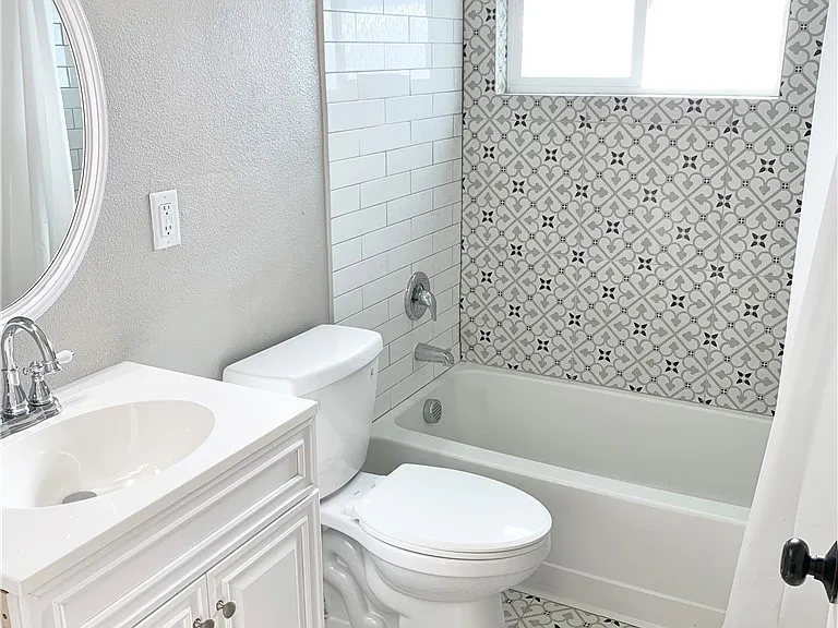 316 S 11th St #4 — Photo 6