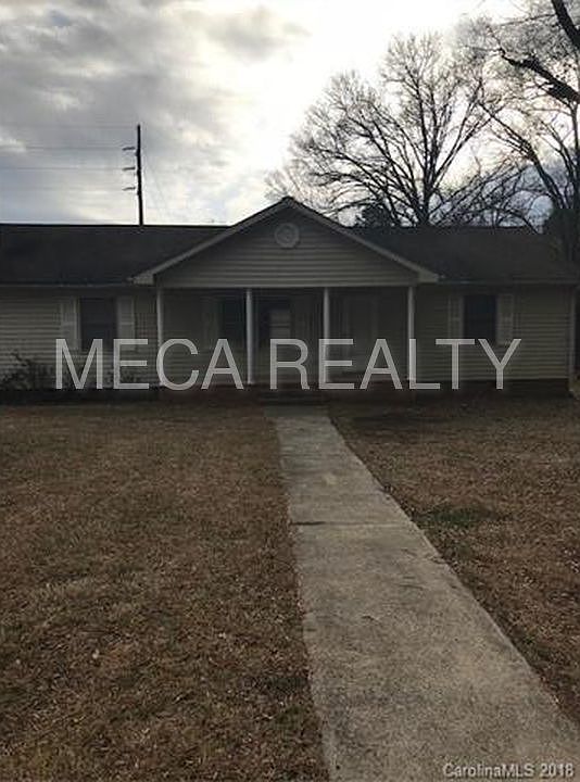 1st image of 10 Parkdale Dr