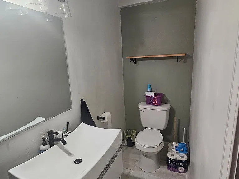 531 W King St #B — Photo 7