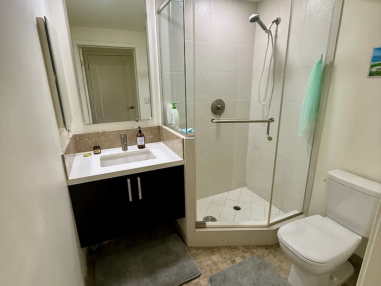 Second bedroom bathroom