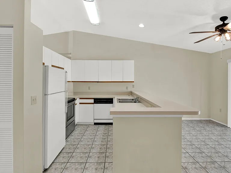 4241 Alamanda Blvd — Photo 9